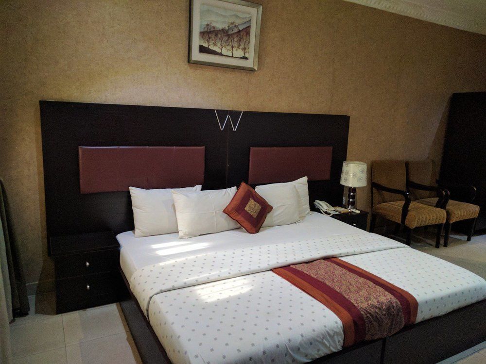 Whitehouse Hotels Ikeja Exterior photo