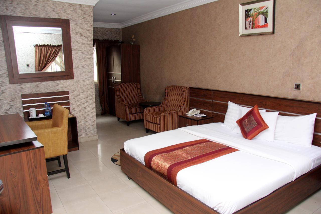 Whitehouse Hotels Ikeja Exterior photo