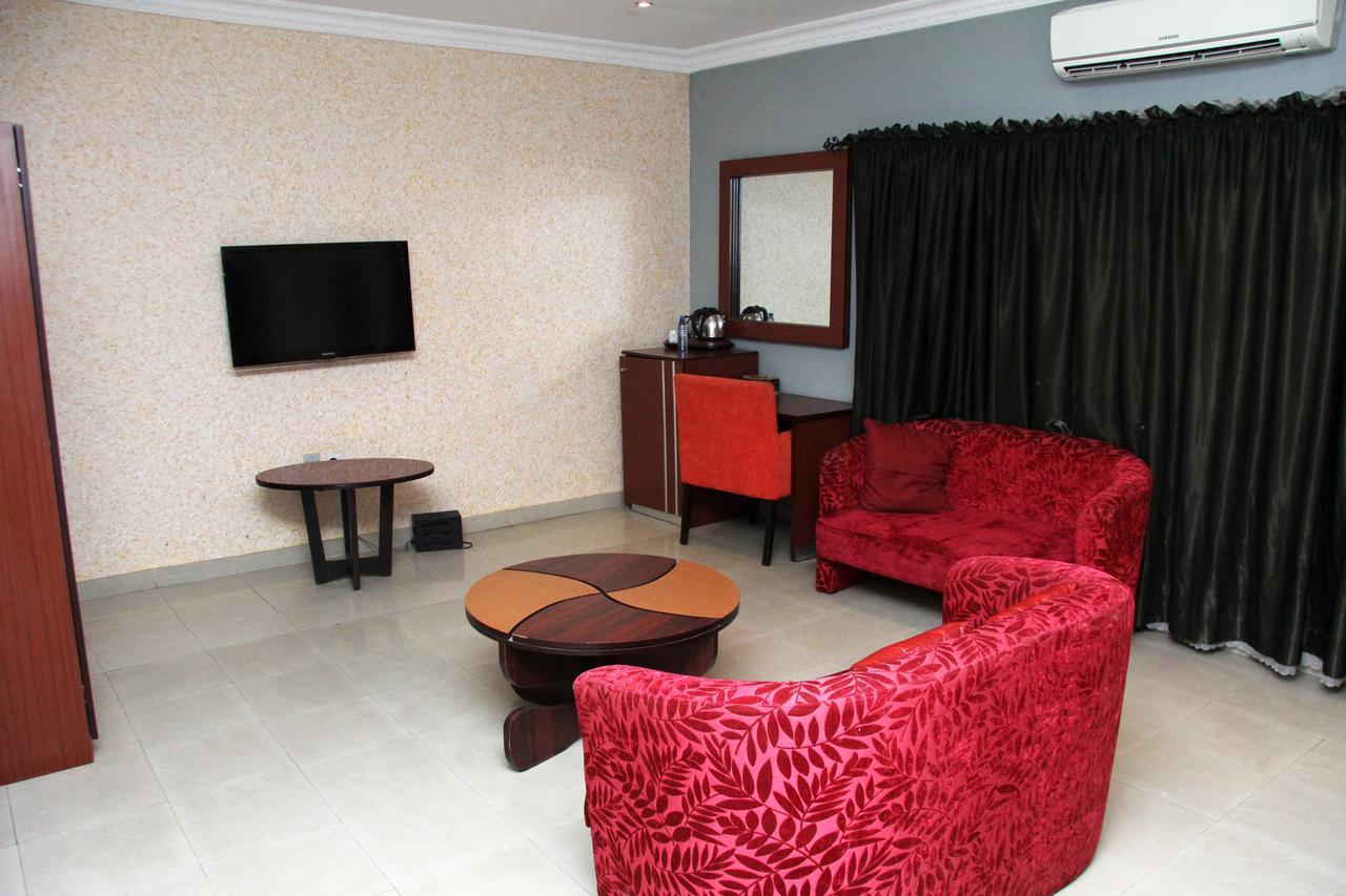 Whitehouse Hotels Ikeja Exterior photo